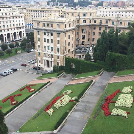 Appartamento In Centro Zona Fiera,Davanti Al Galliera Genua Exterior foto